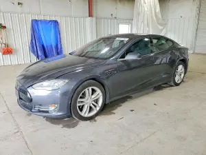 Tesla Model S 2015
