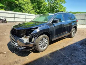 Toyota Highlander 3.5L 6 2017