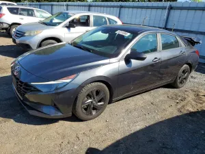 Hyundai Elantra 2.0L 4 2021