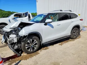 Toyota Highlander 3.5L 6 2022