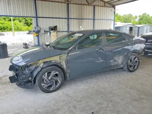 Hyundai Elantra 2.0L 4 2025