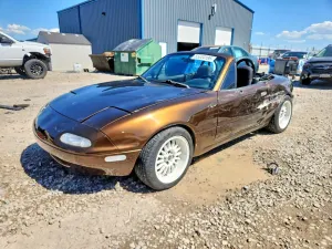 Mazda MX-5 (Miata) 1.8L 4 1995