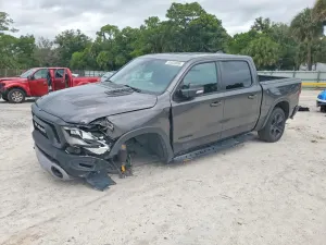 RAM 1500 5.7L 8 2021