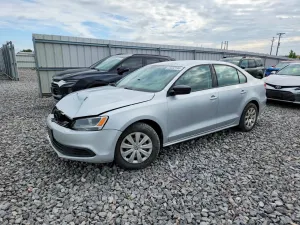 Volkswagen Jetta 2.0L 4 2014