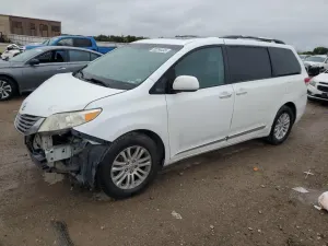 Toyota Sienna 3.5L 6 2012