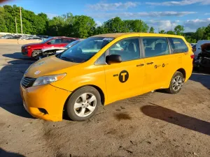 Toyota Sienna 3.5L 6 2016