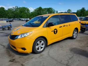 Toyota Sienna 3.5L 6 2017