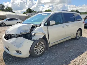 Toyota Sienna 3.5L 6 2017
