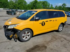 Toyota Sienna 3.5L 6 2017