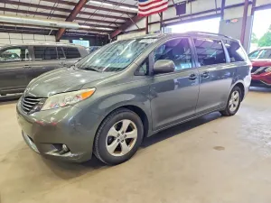Toyota Sienna 3.5L 6 2014