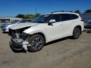 Toyota Highlander 3.5L 6 2021