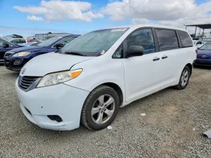 Toyota Sienna 3.5L 6 2017