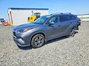 Toyota Highlander 3.5L 6 2021