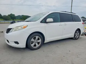 Toyota Sienna 3.5L 6 2011