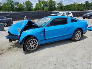 Ford Mustang 3.7L 6 2012