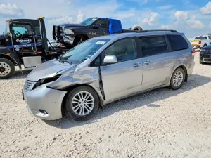 Toyota Sienna 3.5L 6 2011