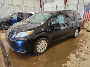Toyota Sienna 3.5L 6 2017