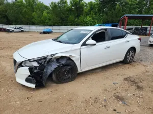 Nissan Altima 2.5L 4 2020