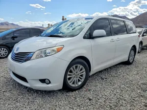 Toyota Sienna 3.5L 6 2012