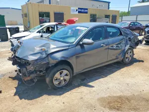 Hyundai Elantra 2.0L 4 2024