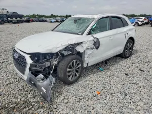 Audi Q5 2.0L 4 2023