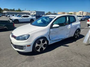 Volkswagen Golf 2.0L 4 2012