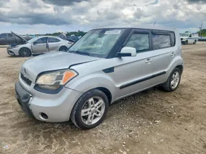 Kia Soul 2.0L 4 2011