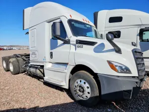 Freightliner Cascadia 14.8L 6 2022