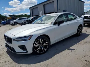 Volvo S60 2.0L 4 2024
