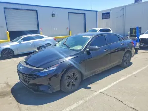 Hyundai Elantra 2.0L 4 2021