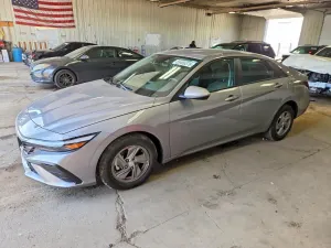Hyundai Elantra 2.0L 4 2025