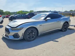 Ford Mustang 5.0L 8 2025