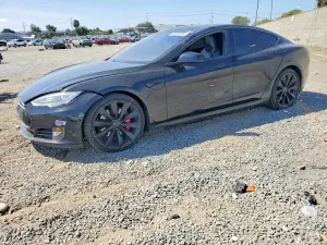Tesla Model S 2015