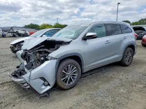 Toyota Highlander 3.5L 6 2017