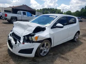 Chevrolet Aveo (Sonic) 1.8L 4 2013