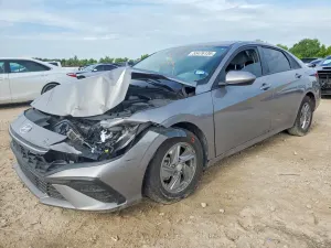 Hyundai Elantra 2.0L 4 2024