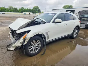 Infiniti QX70 3.7L 6 2015
