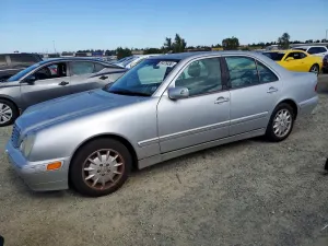 Mercedes-Benz E 3.2L 6 2001