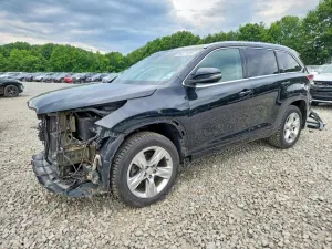 Toyota Highlander 3.5L 6 2015