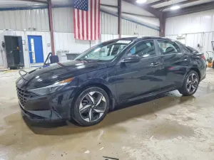 Hyundai Elantra 2.0L 4 2023