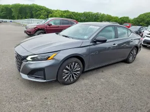 Nissan Altima 2.5L 4 2025
