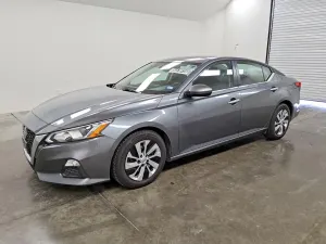 Nissan Altima 2.5L 4 2020