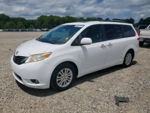 Toyota Sienna 3.5L 6 2012
