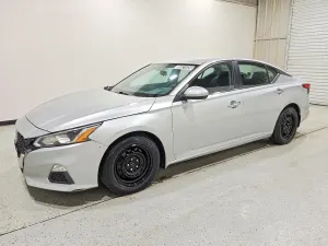 Nissan Altima 2.5L 4 2020