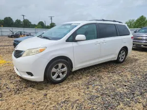 Toyota Sienna 3.5L 6 2011