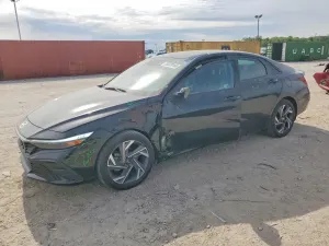 Hyundai Elantra 2.0L 4 2025