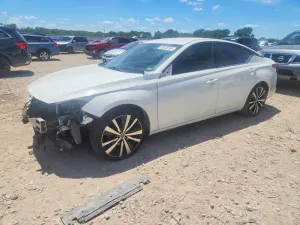 Nissan Altima 2.5L 4 2019
