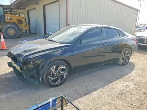 Hyundai Elantra 2.0L 4 2025