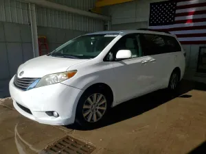 Toyota Sienna 3.5L 6 2014