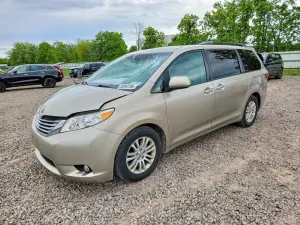 Toyota Sienna 3.5L 6 2017